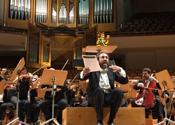 De la tos tísica colectiva al culo de los maestros: cómo desmontar el rito de un concierto