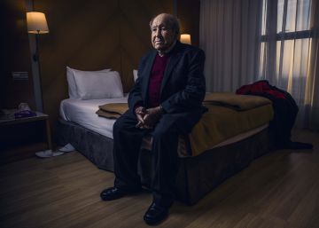 “Sou o único judeu nazista que conheço. Macabro, não acha?”