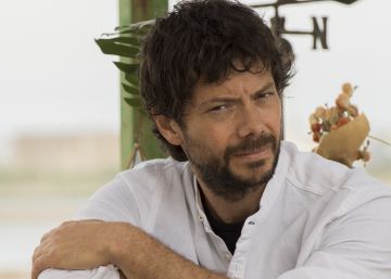 Álvaro Morte: “Mi chica me decía, ‘tú ya no vas a pegar un pelotazo, eso es para veinteañeros”