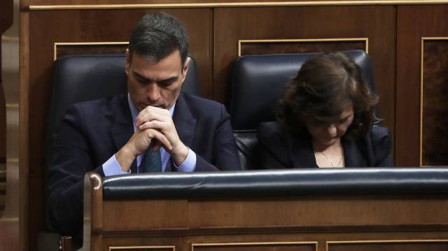 Pedro Sánchez y Carmen Calvo.