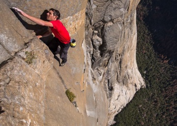 De escalar sin arnés una montaña de 900 metros a alcanzar el Oscar con ‘Free Solo’