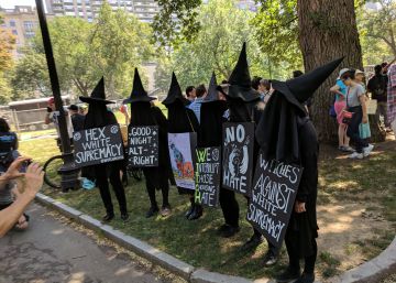 Las mujeres, todas brujas