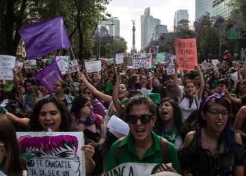 Una ola de denuncias en redes sociales contra el abuso sexual sacude la escena literaria mexicana