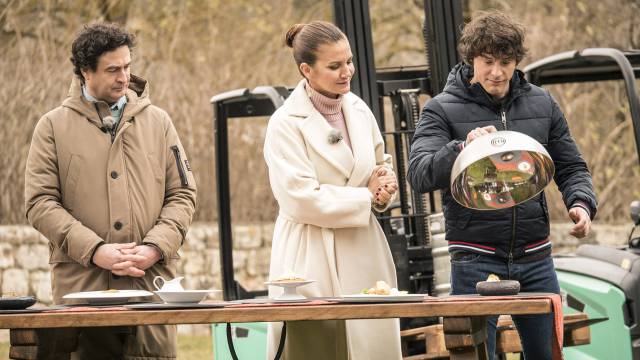 Rodríguez, Vallejo-Nágera y Cruz, en 'MasterChef'.