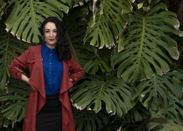 Isabel Martín, con mil mujeres en las manos