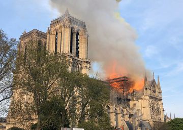 Lo que sabemos del incendio de Notre Dame de París