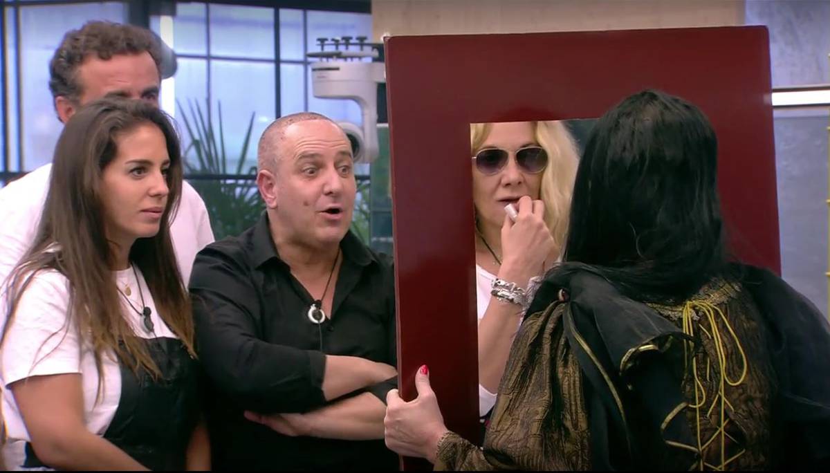 Los colaboradores de 'Sálvame', en la casa de 'Gran hermano'.