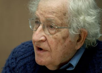 Noam Chomsky consigue el Premio Fronteras del Conocimiento