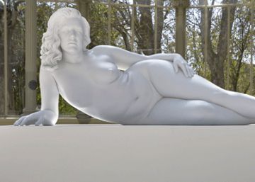 Charles Ray, de cerca y de lejos