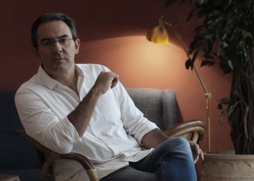 “Un cuento captura emociones que en una novela se escurrirían”
