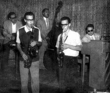 Le pianiste Frank Emilio Flynn (premier à droite) lors d'une décharge de jazz en 1955 au cabaret de Las Vegas à La Havane.