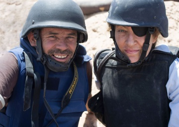 El viaje sin retorno de la reportera de guerra con parche en el ojo
