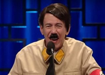Indignación por un programa de Netflix en el que un cómico vestido de Hitler se burla de Ana Frank