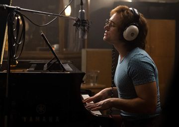 Filme sobre Elton John estreia na Rússia sem cenas gays