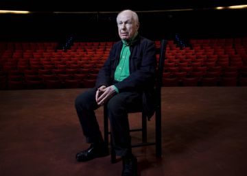 Peter Brook, en pie y brillando