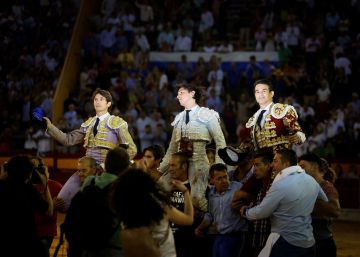 Castella, Manzanares, Roca Rey y flojos toros entusiasmaron en Alicante