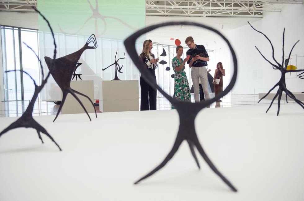 Piezas de bronce usadas como maquetas por Alexander Calder.