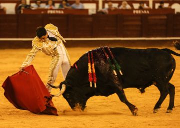 Manzanares, doblete en Málaga, y De Justo, Ureña y Urdiales, ausentes