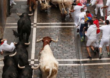 Tres heridos por asta de toro, uno de ellos grave, en el primer encierro de San Fermín 2019
