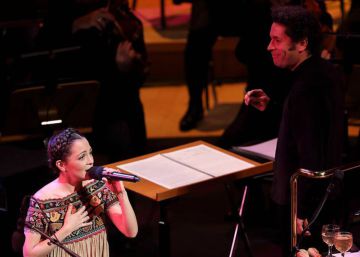 Gustavo Dudamel y Natalia Lafourcade conquistan el Hollywood Bowl con música mexicana