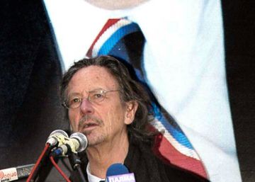 Handke, un premio Nobel que asistió al entierro del dictador Milosevic