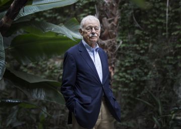Eduardo Mendoza: “A Espanya no ens fiem dels polítics i per això sortim al carrer”