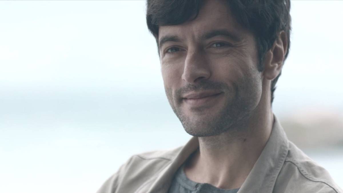 El cortometraje que las Rías Baixas y una cerveza gallega han inspirado a Benjamín Prado