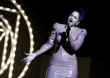Rosalía se enfrenta a Vox en las redes