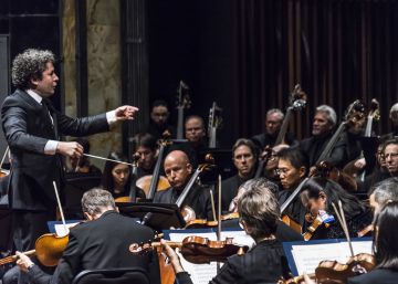 Gustavo Dudamel dirige a la Filarmónica de Los Ángeles en México