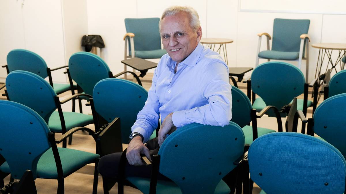 Álex Grijelmo, en la Escuela de Valverdedelcamino.