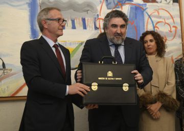 Rodríguez Uribes toma posesión como ministro de Cultura