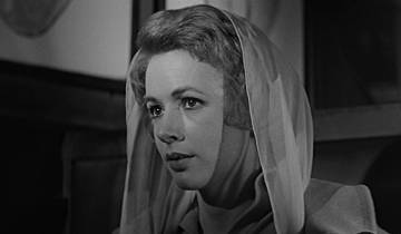 Piper Laurie, Sarah Packard, en la película.