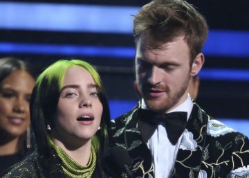 Billie Eilish hace historia en los Grammy del debut de Rosalía