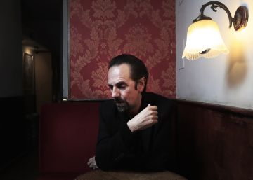 Diego Vasallo: “Mis canciones son sombrías porque el mundo es oscuro e inquietante”