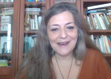 Olga Merino: “Quería hablar de suicidio y me salió un canto a la libertad” Olga Merino: “Quería hablar de suicidio y me salió un canto a la libertad”