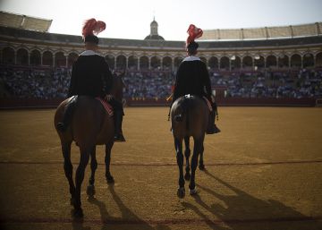Las Ventas y La Maestranza (cerradas) sufren el complejo de taurinos y políticos
