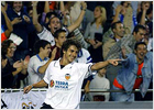 El Valencia destroza al Athletic (5-1) y el Deportivo resucita ante el Rayo (1-2)