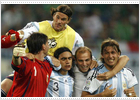 Maxi Rodríguez salva a Argentina