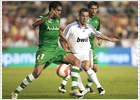 Sneijder y Drenthe empiezan perdiendo