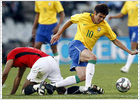Kaká evita el ridículo de Brasil