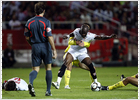 El Sevilla gana por lo alto El Sevilla gana por lo alto