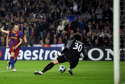 FOTOGALERIA: Iniesta golpea primero