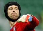 Bajo el casco protector de Cech