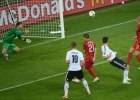 Un testarazo de Mario Gómez resucita a Alemania ante Portugal