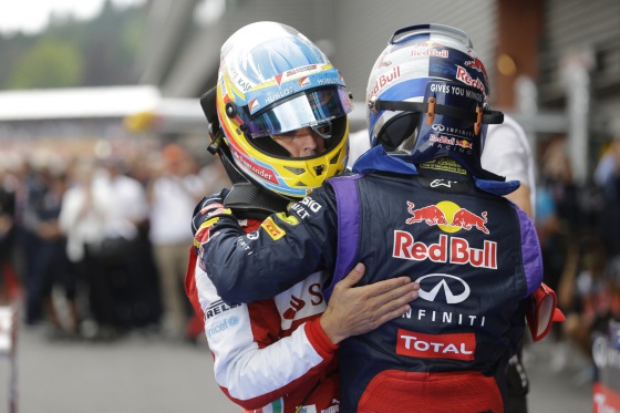Alonso: "Necesito que alguien se lleve por delante a Vettel"