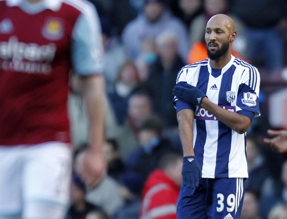 Anelka y su gesto polémico.rn rn