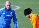 Zizou perfecciona la volea de Jesé