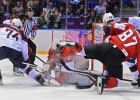 Canadá gana con palos y piedras