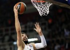 Mirotic lidera el trabajado triunfo del Real Madrid en Estambul