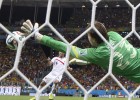 Van Gaal triunfa até com os goleiros